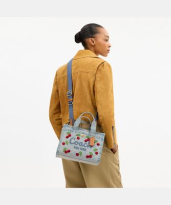 カーゴ トート バッグ 26・チェリー エンブロイダリー | COACH